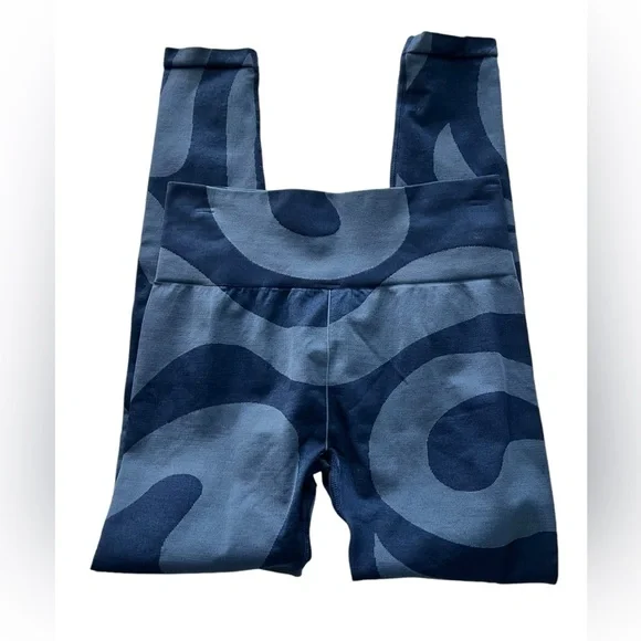 Fabletics Seamless High-Waisted Swirl Legging Navy‎ Blue Size M - Picture 5 of 10